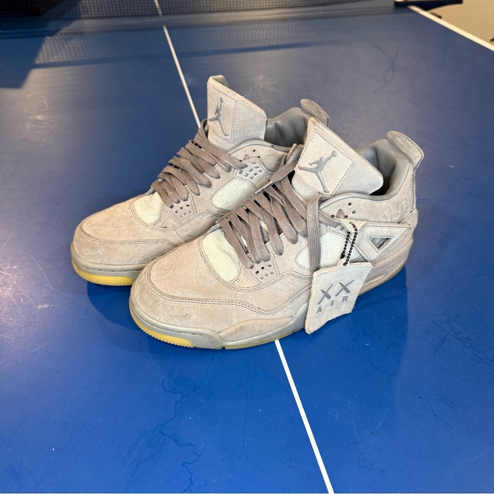 Jordan 4 Retro Kaws